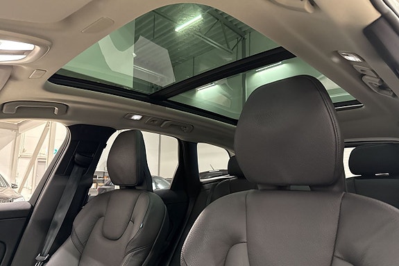 Volvo XC60 9 of 27