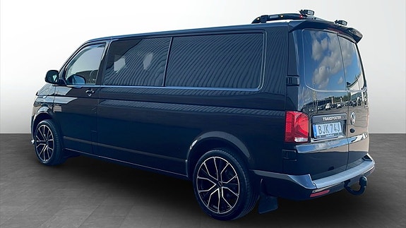 Volkswagen Transporter 3 of 17
