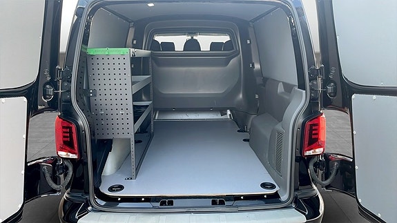 Volkswagen Transporter 12 of 17