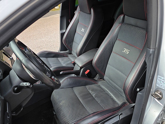Volkswagen Golf VI 4 of 7