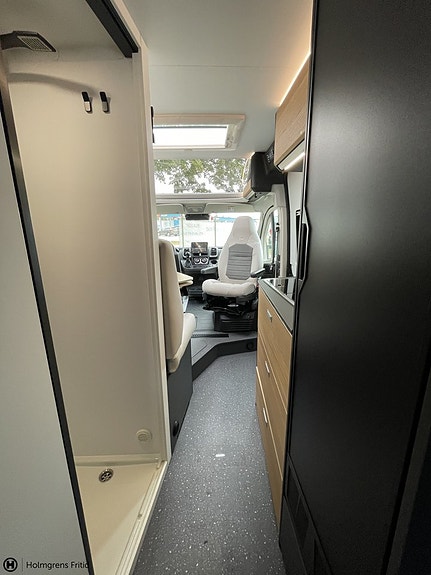 Adria Twin Select 640 SGX 21 of 26