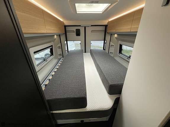 Adria Twin Select 640 SGX 14 of 26