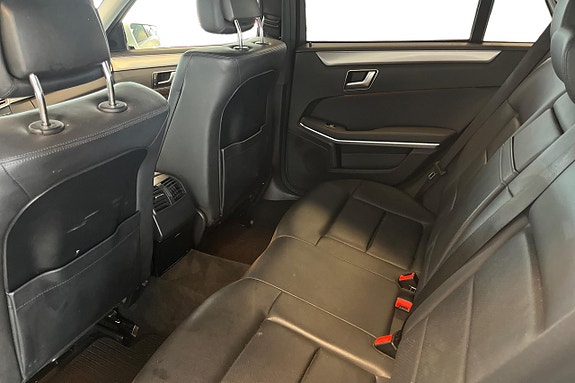 Mercedes-Benz E200 22 of 27