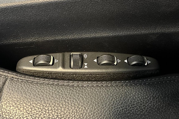 Mercedes-Benz E200 19 of 27