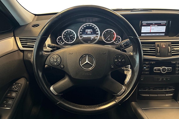 Mercedes-Benz E200 13 of 27