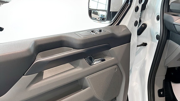 Ford Custom Tourneo 11 of 12