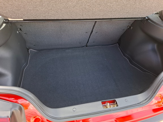 Mazda 323S 8 of 11