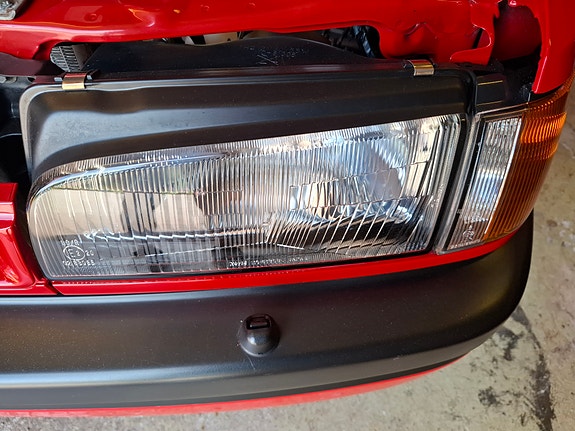 Mazda 323S 9 of 11