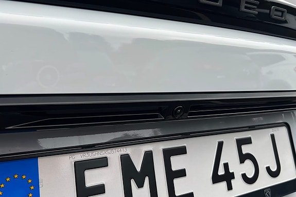 Peugeot 2008 5 of 17