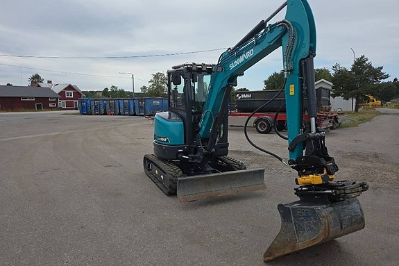Sunward SWE 35UF Minigrävare med tiltrotator och grip 4 of 24