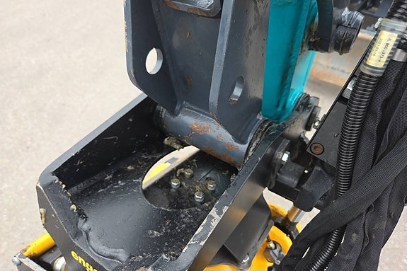 Sunward SWE 35UF Minigrävare med tiltrotator och grip 16 of 24