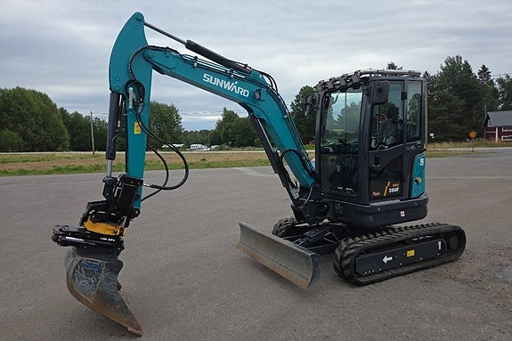 Sunward SWE 35UF Minigrävare med tiltrotator och grip 2 of 24