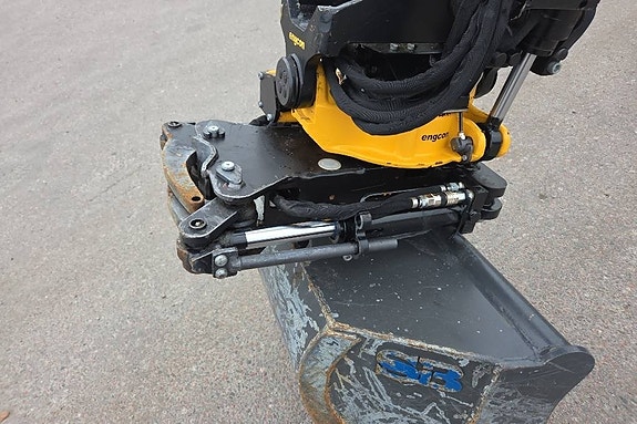 Sunward SWE 35UF Minigrävare med tiltrotator och grip 13 of 24