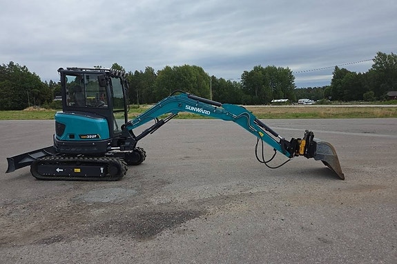 Sunward SWE 35UF Minigrävare med tiltrotator och grip 8 of 24