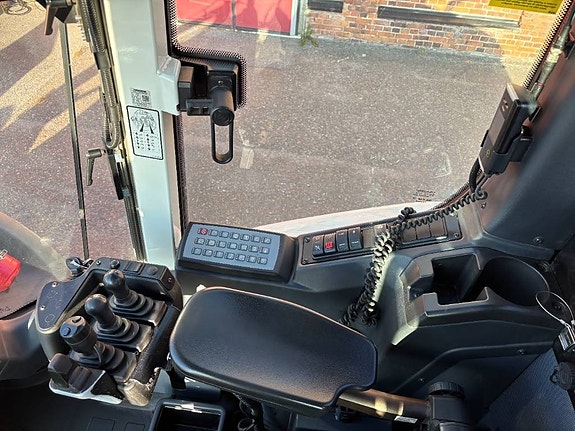 Liebherr 538 12 of 23