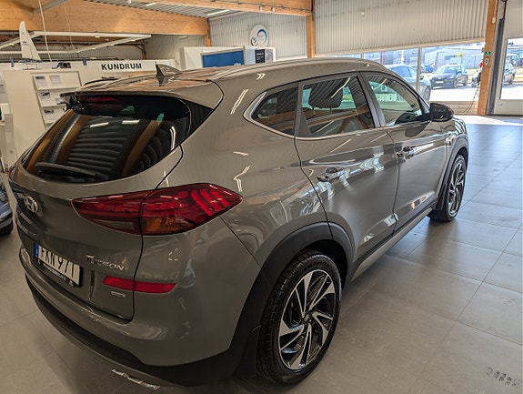Hyundai Tucson 4 of 12