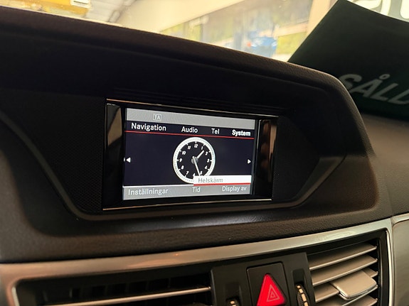 Mercedes-Benz E220 14 of 17