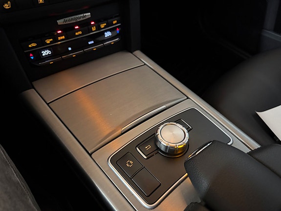 Mercedes-Benz E220 16 of 17