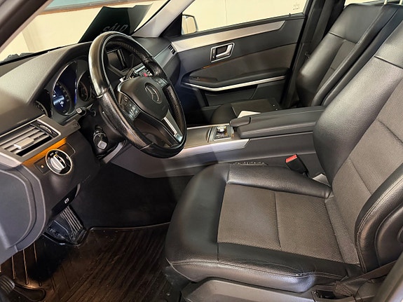 Mercedes-Benz E220 8 of 17