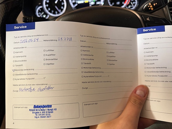 Mercedes-Benz E220 17 of 17