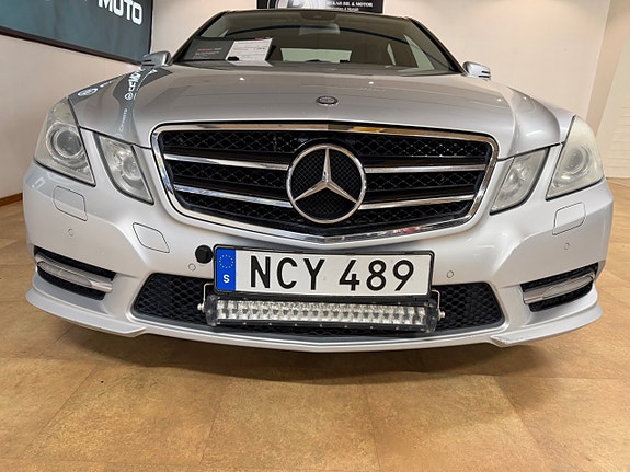 Mercedes-Benz E220 3 of 17