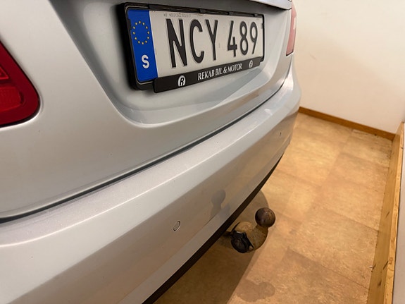 Mercedes-Benz E220 6 of 17
