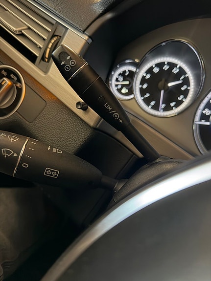 Mercedes-Benz E220 12 of 17