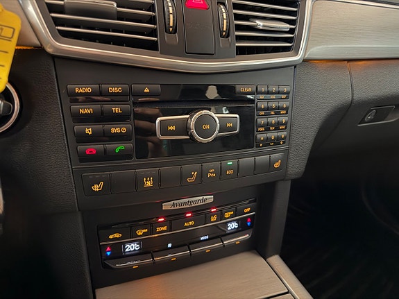 Mercedes-Benz E220 15 of 17