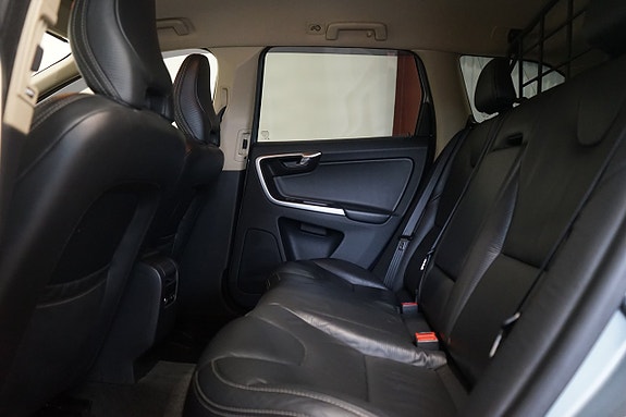 Volvo XC60 10 of 13