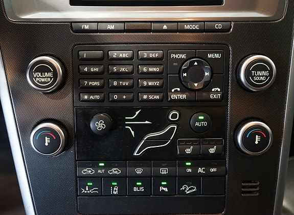 Volvo XC60 8 of 13