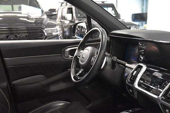 Kia Sorento 8 of 30