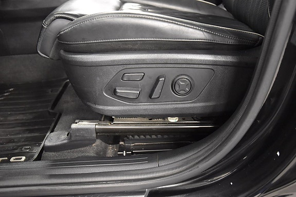 Kia Sorento 16 of 30