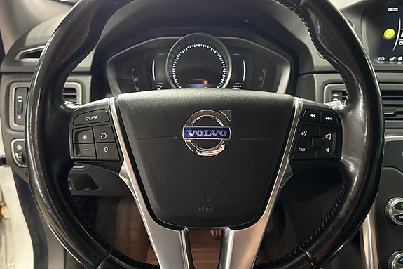 Volvo XC70 13 of 15