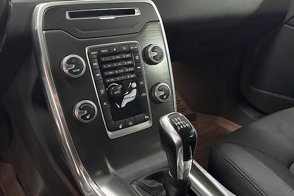 Volvo XC70 12 of 15