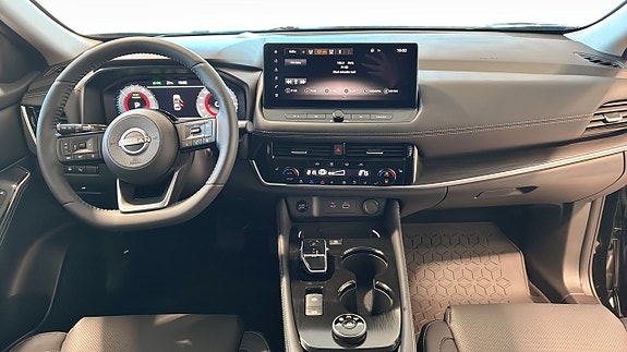 Nissan X-Trail 4 of 9