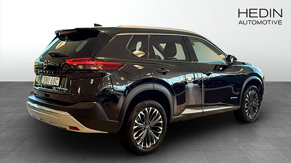 Nissan X-Trail 2 of 9