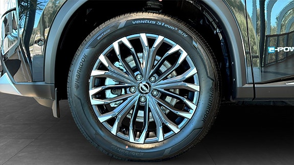 Nissan X-Trail 9 of 9