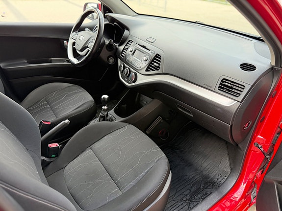 Kia Picanto 10 of 13
