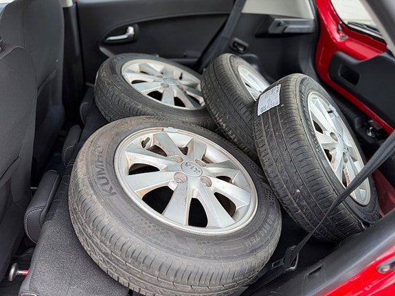 Kia Picanto 11 of 13