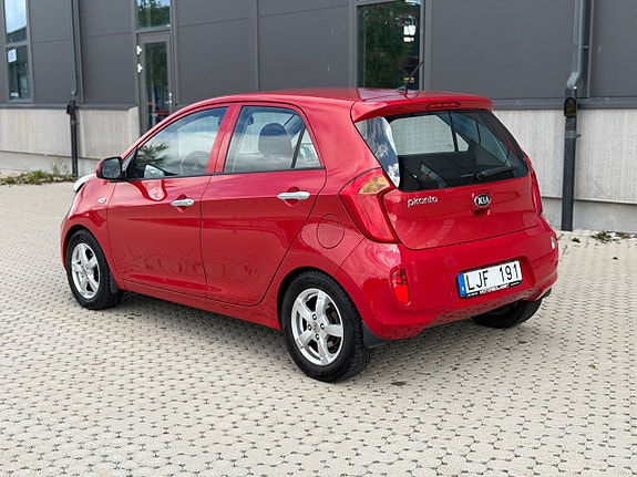 Kia Picanto 3 of 13