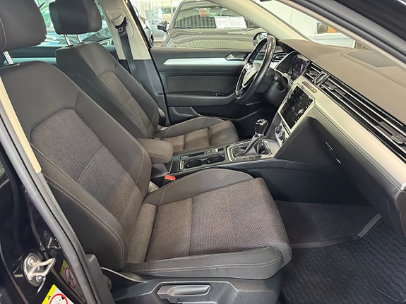 Volkswagen Passat 7 of 15