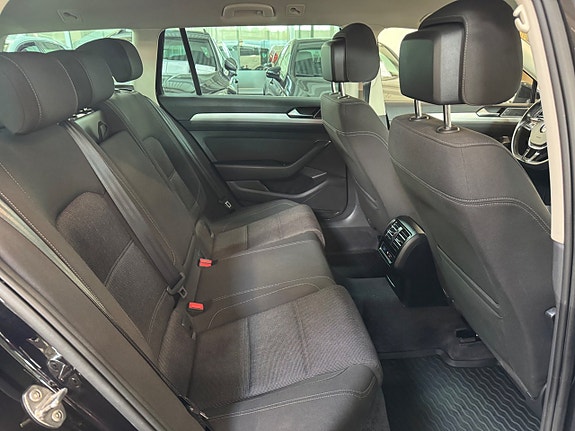 Volkswagen Passat 8 of 15