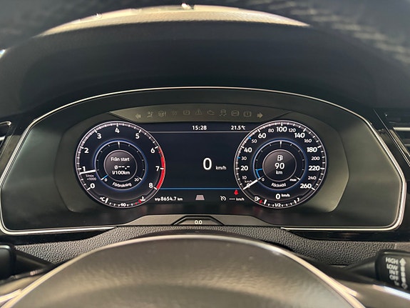 Volkswagen Passat 11 of 15