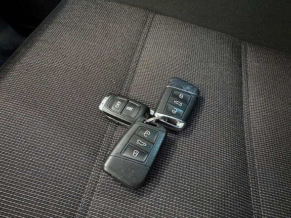 Volkswagen Passat 14 of 15
