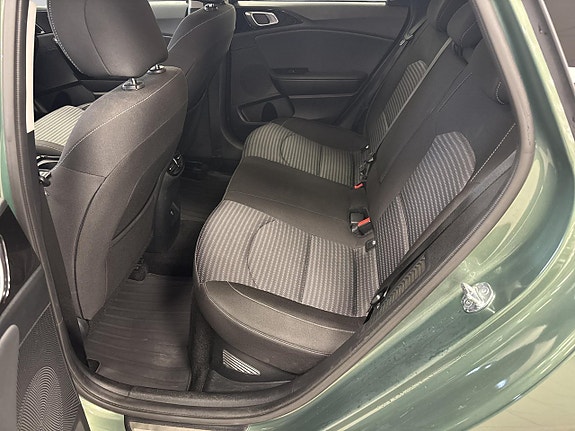 Kia Ceed 9 of 15