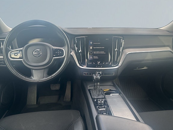 Volvo V60 Cross Country 8 of 20