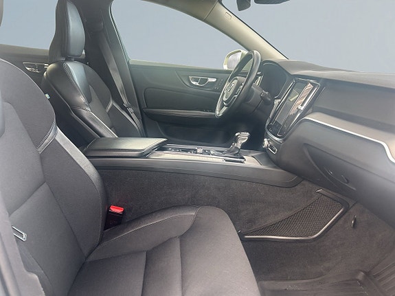 Volvo V60 Cross Country 10 of 20
