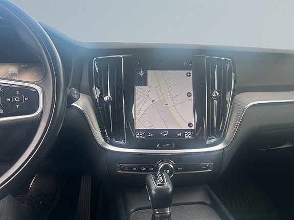 Volvo V60 Cross Country 11 of 20