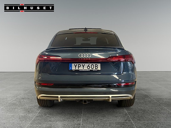 Audi e-tron Sportback 19 of 21