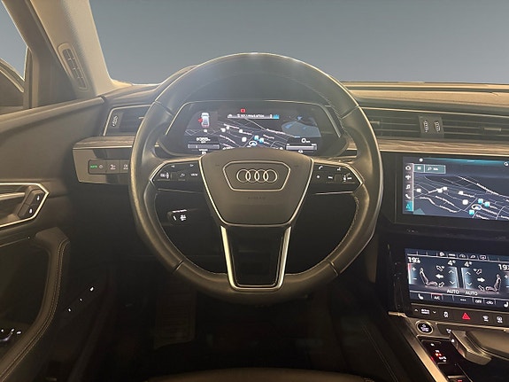 Audi e-tron Sportback 9 of 21